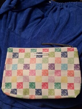 Steve Madden Multicolor Logo Cosmetic Bag - Cream Base